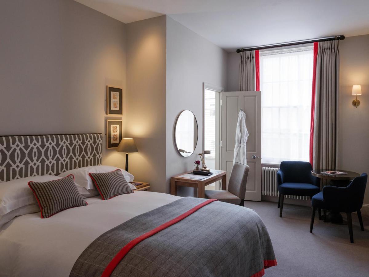 Old Bank Hotel Oxford Esterno foto A bedroom at The Mitre