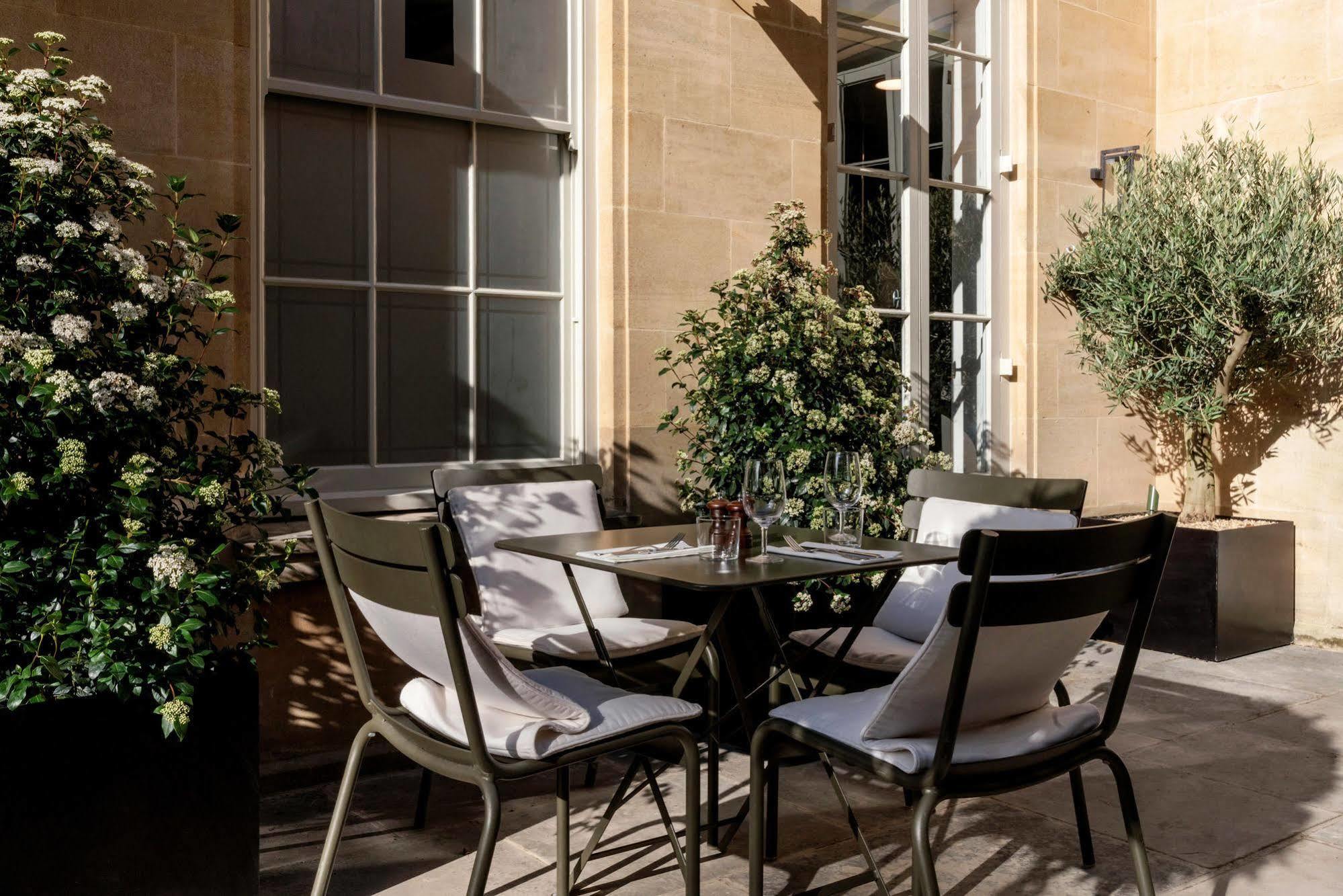 Old Bank Hotel Oxford Esterno foto The terrace at The Ivy
