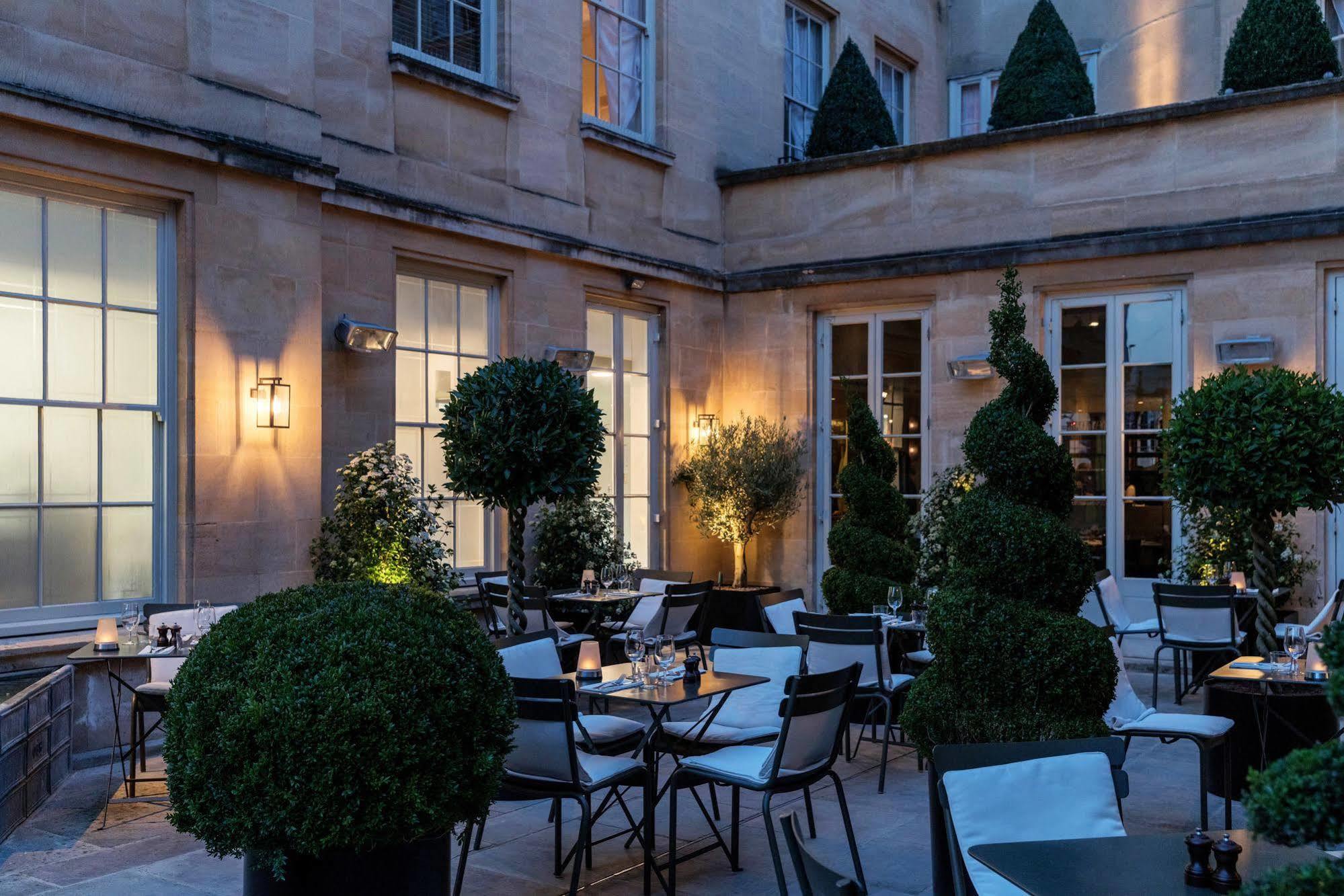 Old Bank Hotel Oxford Esterno foto The courtyard at The Ivy, Bath